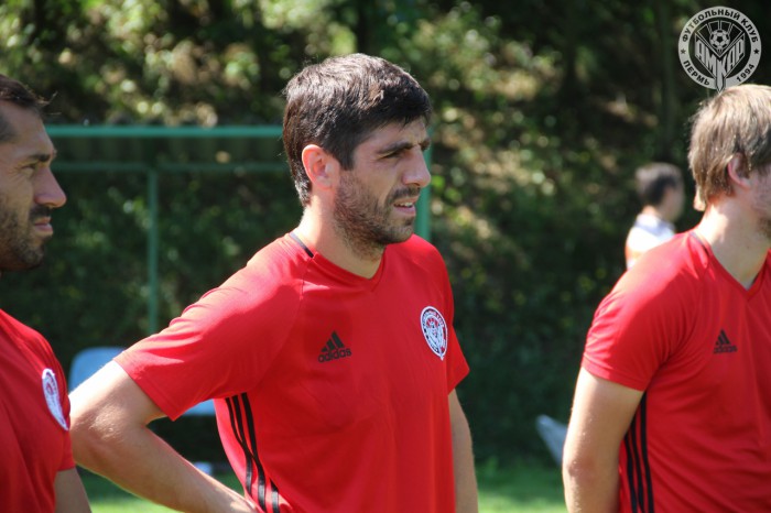 Семеро по лавкам