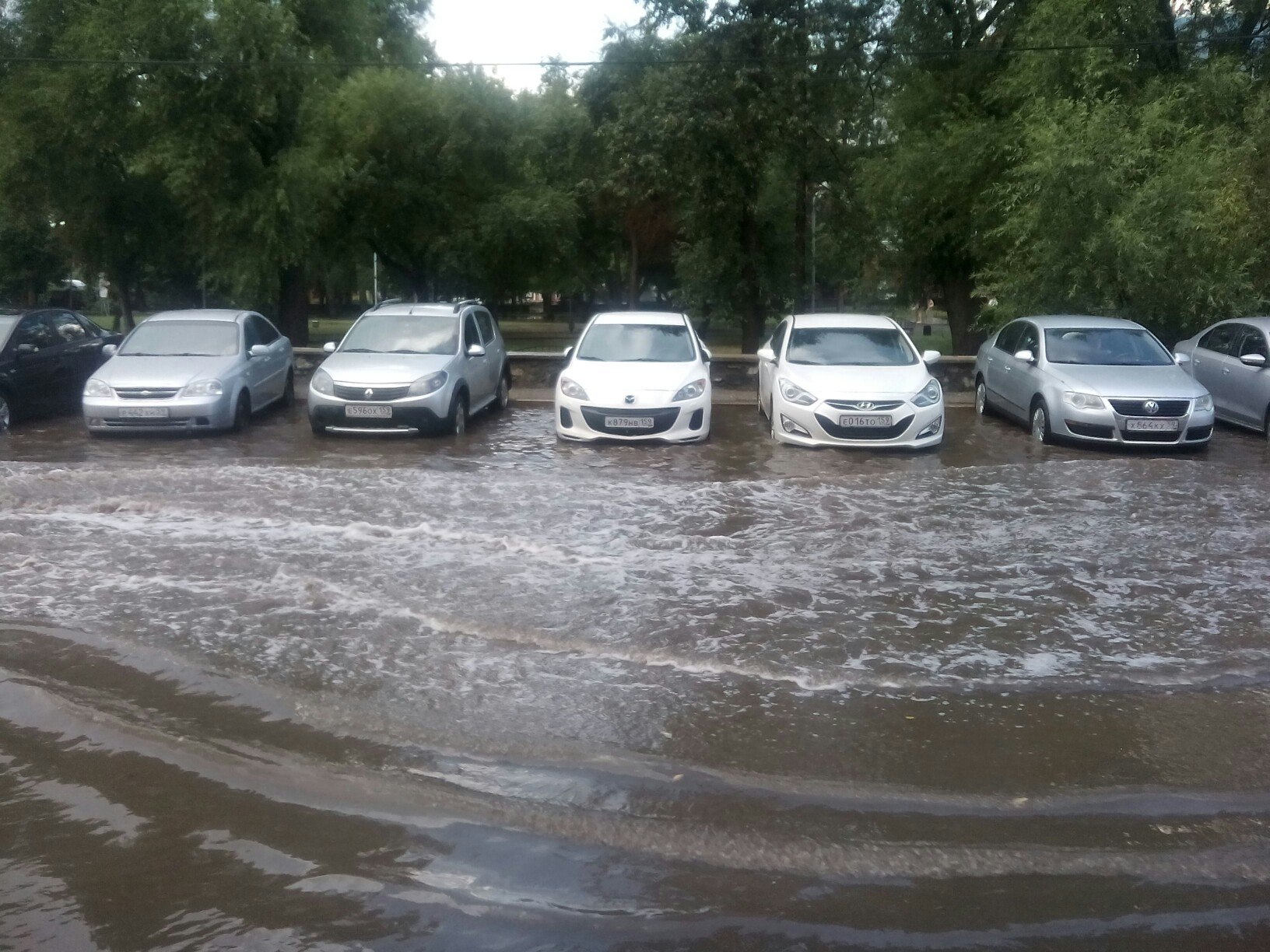 Центр Перми вновь затопило после короткого ливня