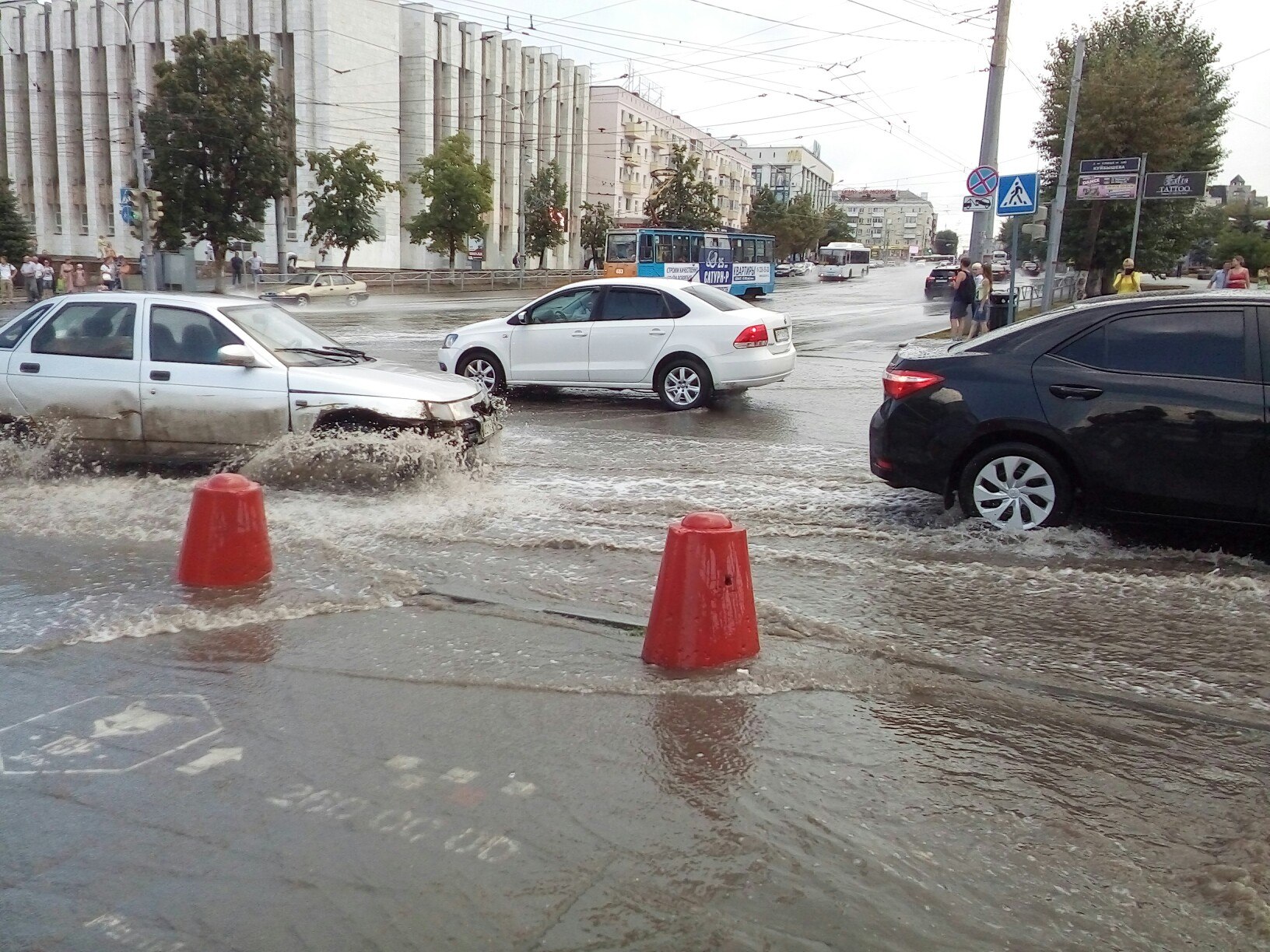 Центр Перми вновь затопило после короткого ливня
