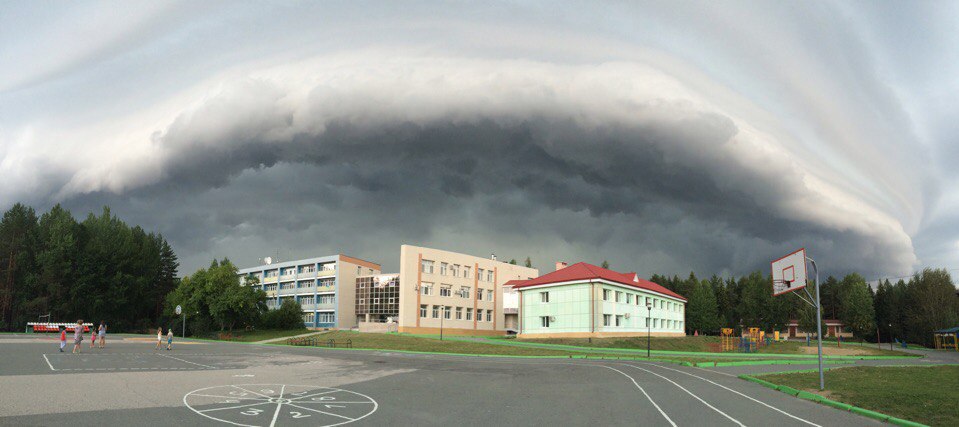 В Прикамье жители наблюдали уникальное природное явление — массивный шкваловый ворот
