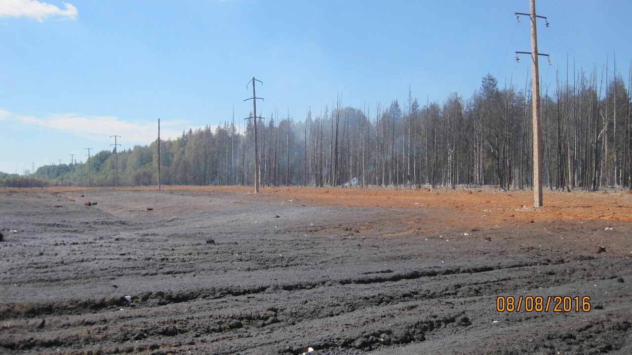 В Прикамье у места прорыва газопровода ликвидируют очаги возгорания сухой травы