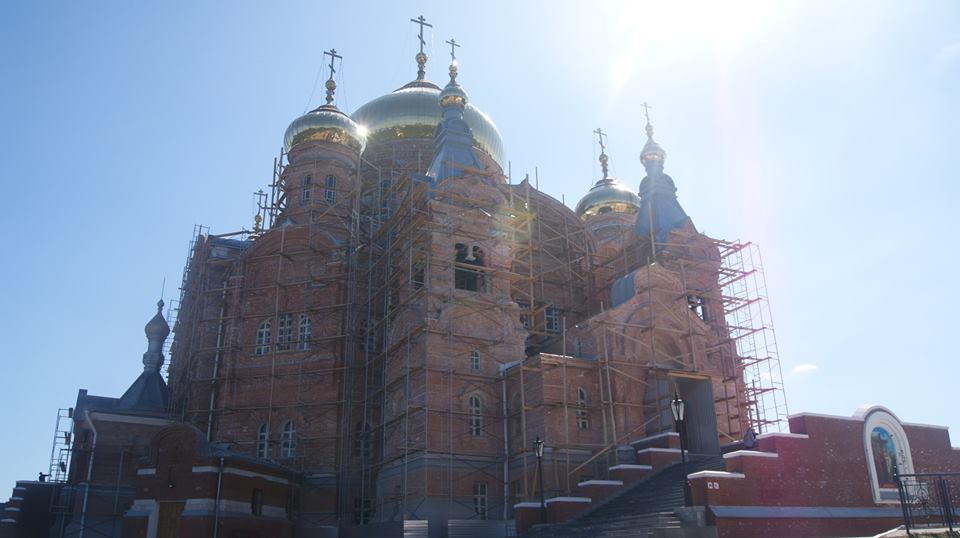 Сняли краску и укрепляют кладку: в Прикамье реставрируют собор Белогорского монастыря