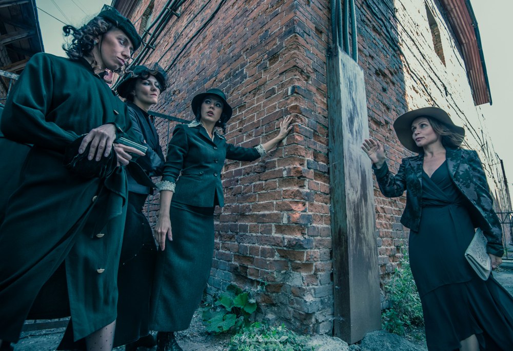 Театр «У Моста» провел фотосессию по мотивам сериала «Острые козырьки»