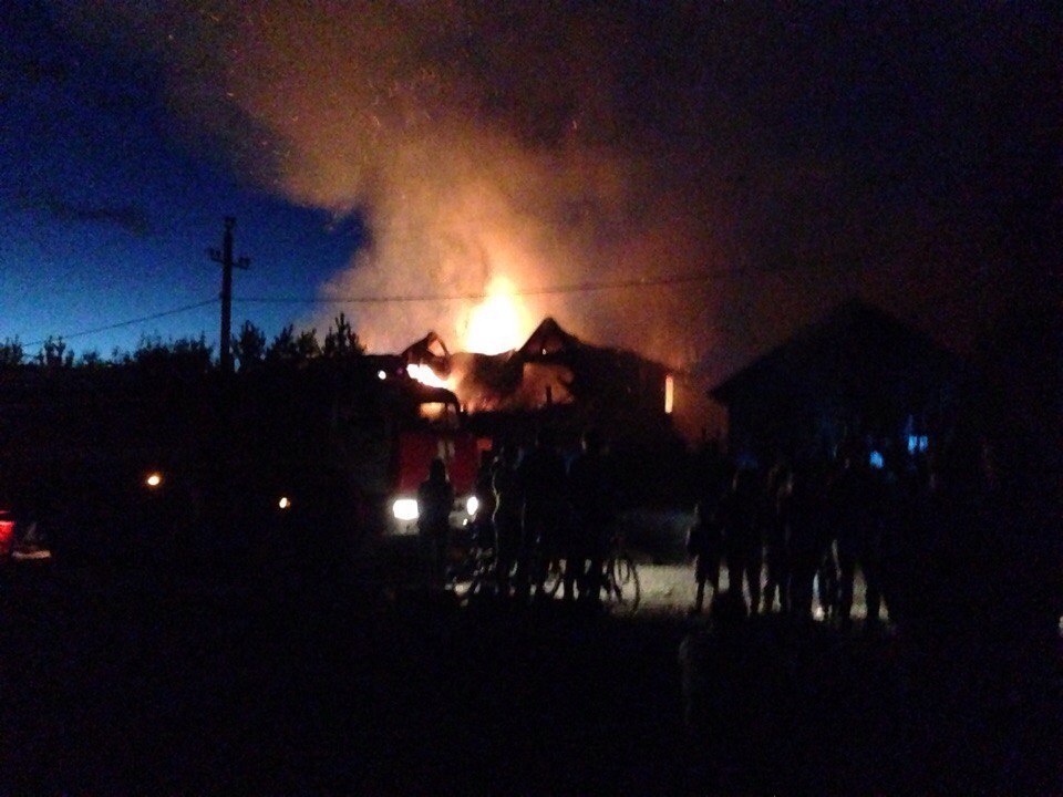 В Орджоникидзевском районе Перми ночью сгорели два дома