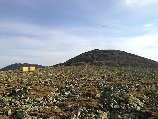 Постель и печь: в заповеднике «Вишерский» установили модули для ночевки туристов