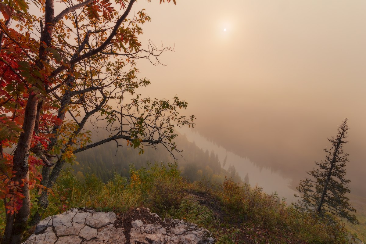 Ах, осень! Пермские фотографы поделились с Business Class фотографиями с осенними видами Урала