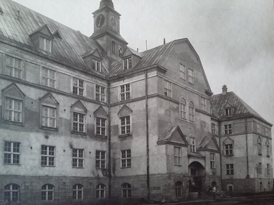 Соперничество с Екатеринбургом, строптивый губернатор и революционные песни — как в Перми появился первый на Урале университет