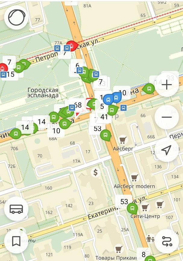 В районе улиц Ленина и Попова образовалась пробка из-за ДТП с автобусом