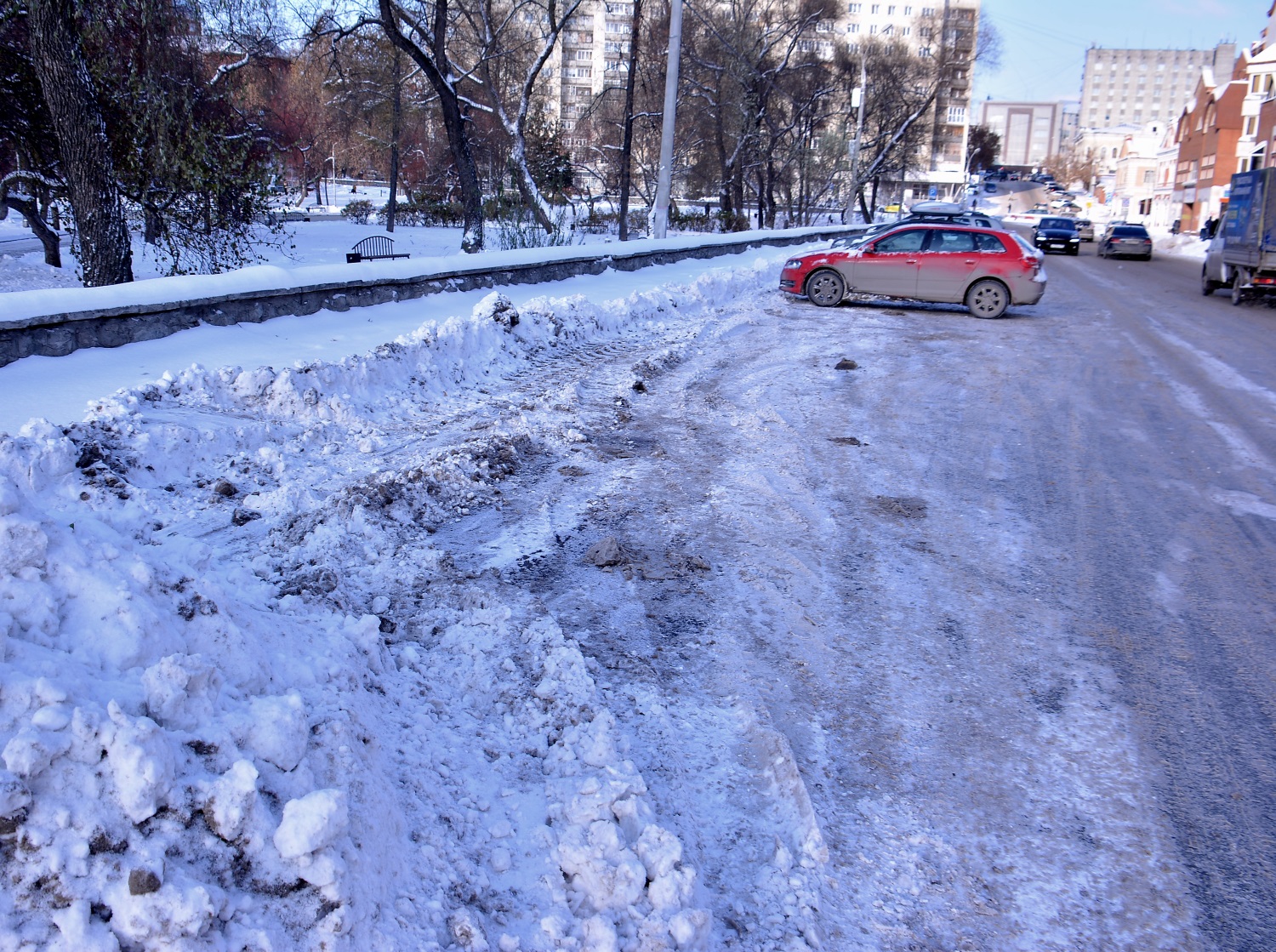 В Перми увеличат зону платной парковки. Первыми итогами работы парковок власть удовлетворена