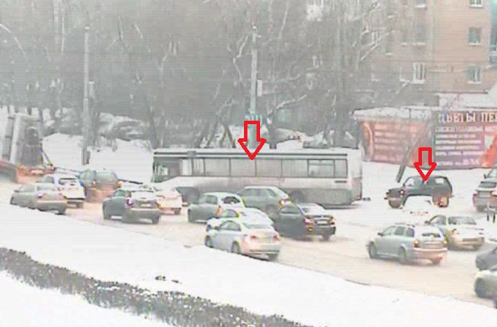 ​В центре Перми произошло ДТП с участием автобуса и легковушки