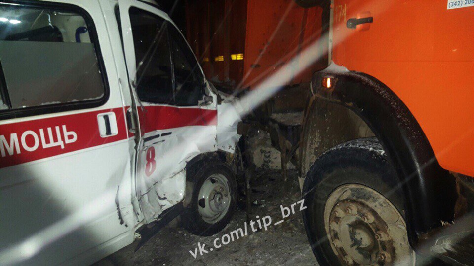 ​В Прикамье машина «скорой» попала в ДТП с КАМАЗами