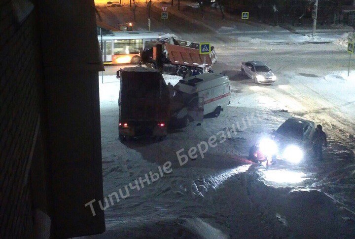​В Прикамье машина «скорой» попала в ДТП с КАМАЗами