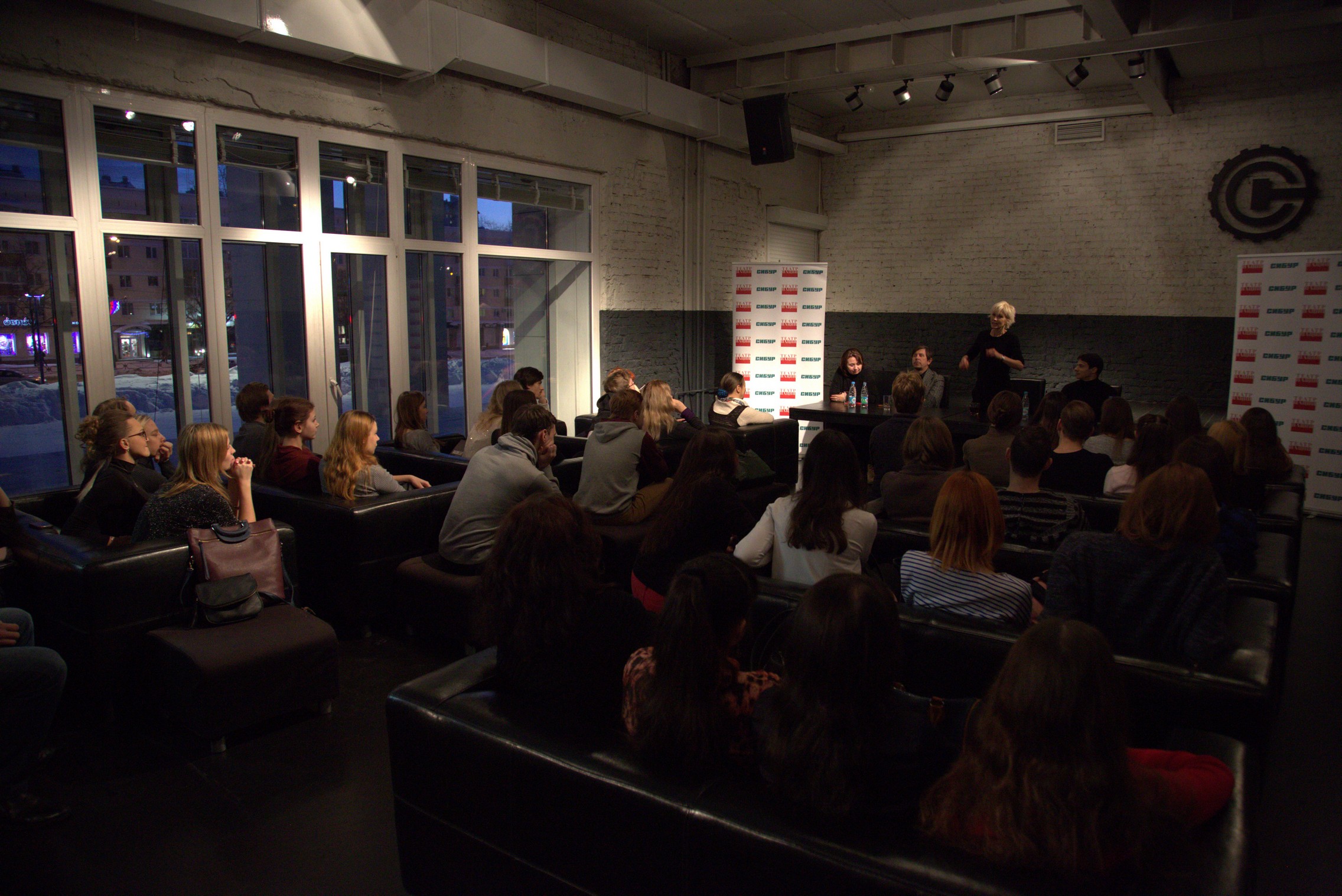 СИБУР и Театр Наций представили в Перми  спектакль «Жанна»