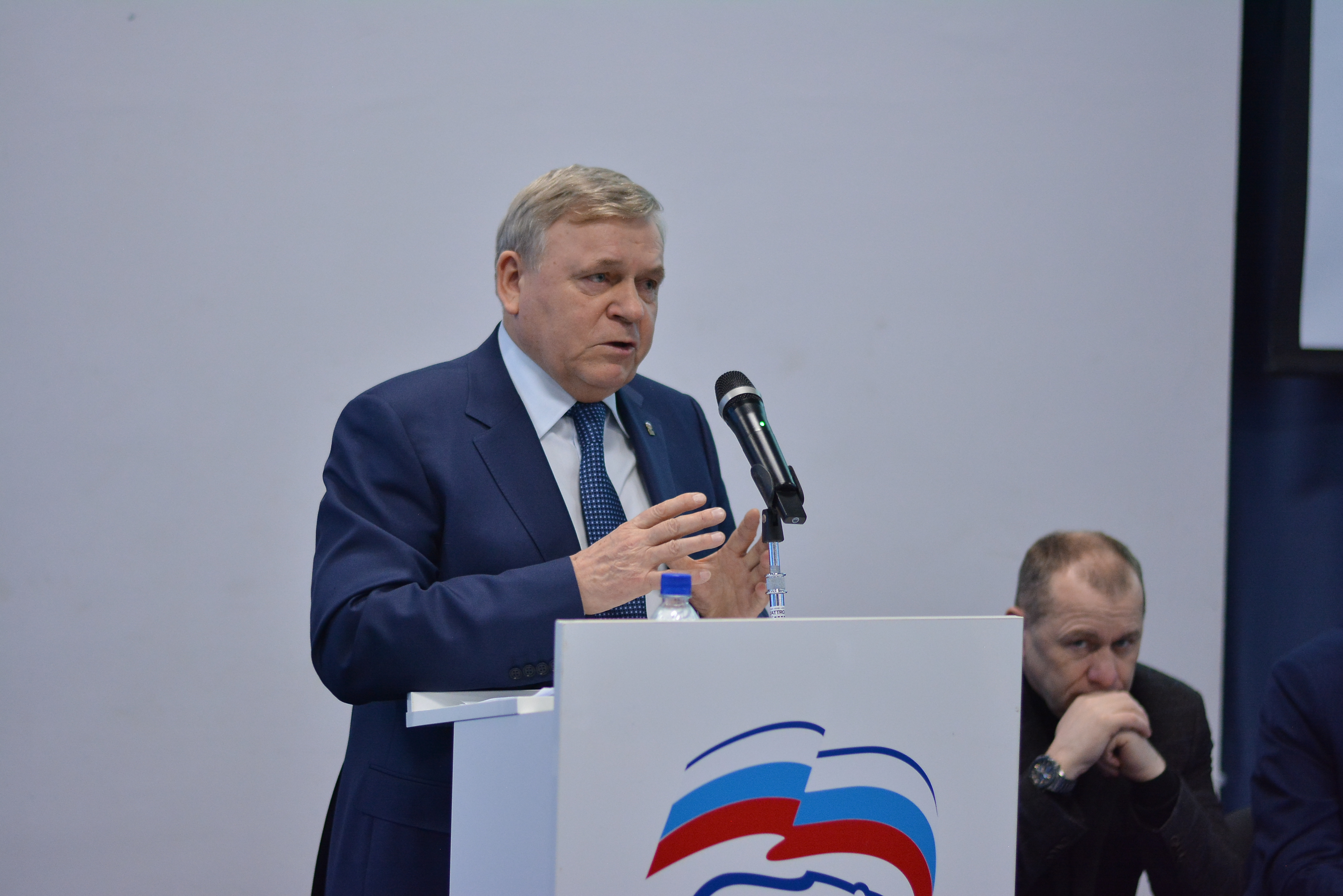 Руки вверх!