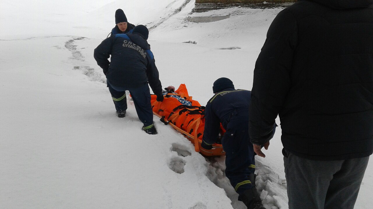 В Перми спасатели эвакуировали мужчину из-под железнодорожного моста