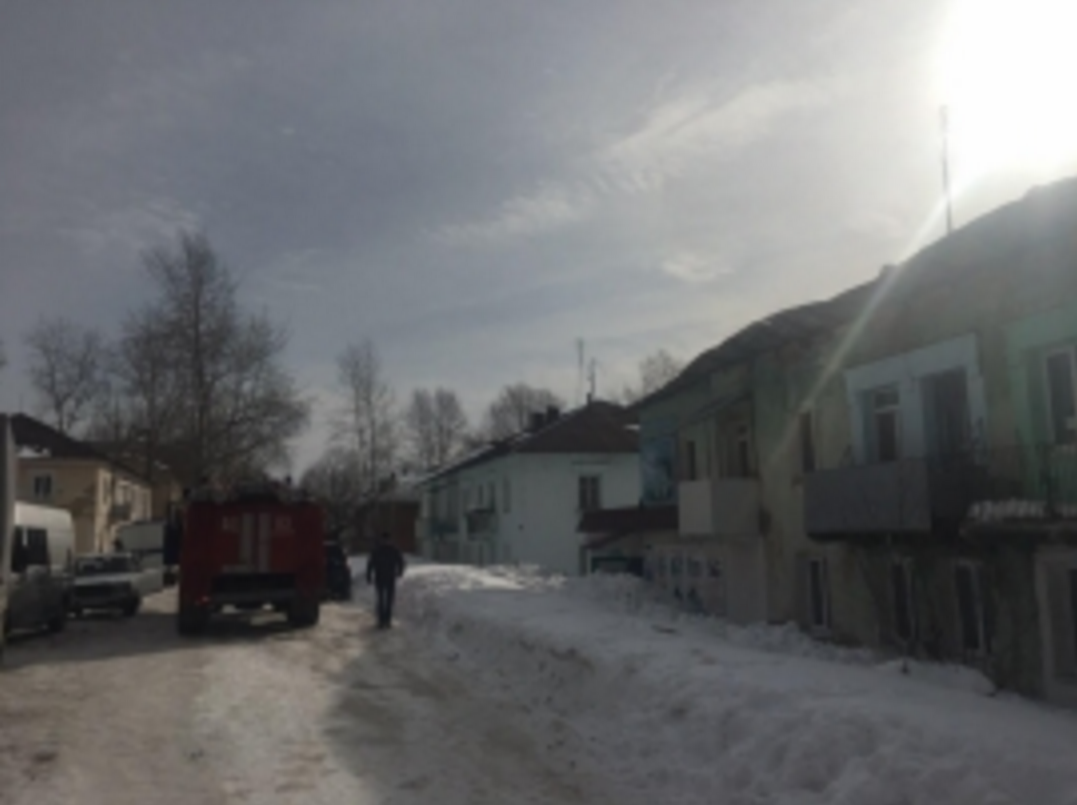 ​В Александровске частично обрушилась кровля жилого дома