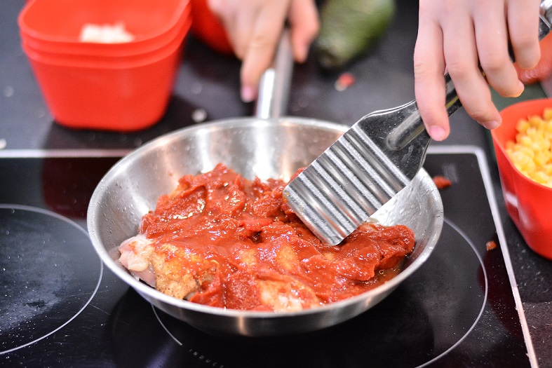 Победительница «МастерШеф. Дети» София Понькина рассказала о поездке в школу Джейми Оливера и поделилась рецептом фахитос