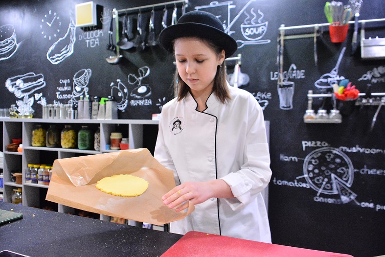 Победительница «МастерШеф. Дети» София Понькина рассказала о поездке в школу Джейми Оливера и поделилась рецептом фахитос