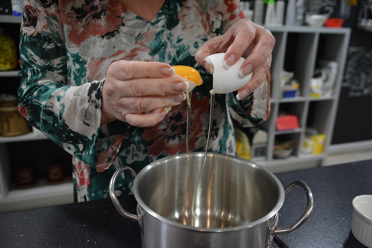 От кулича до яиц: Пермское управление Роспотребнадзора советует, как выбрать продукты к Пасхе