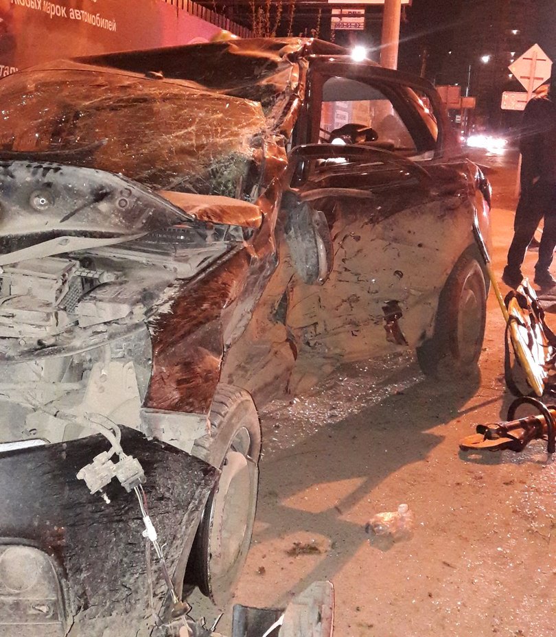 В Перми в ночной аварии серьезно пострадали водители двух автомобилей