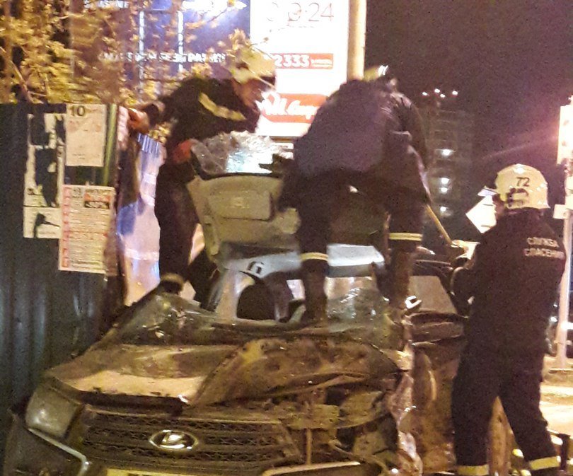 В Перми в ночной аварии серьезно пострадали водители двух автомобилей