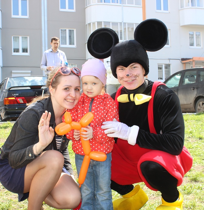 Летний сезон праздников в жилых комплексах ОАО «СтройПанельКомплект» открыт!