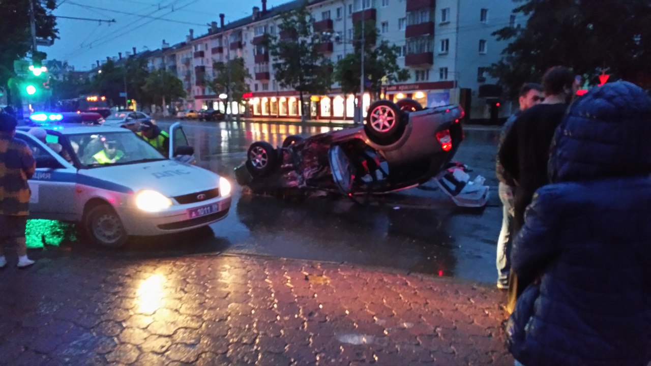 В ночном ДТП иномарки и мотоцикла в центре Перми погибли два человека