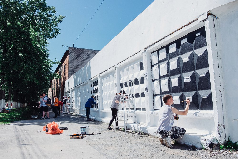 ДИП-2017: на пермских заборах снова появились «Длинные истории»