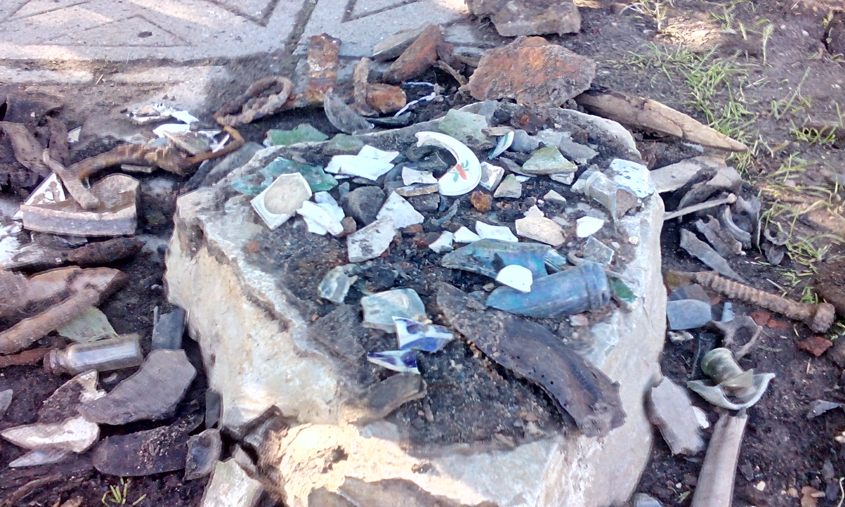 Остаться с ямой