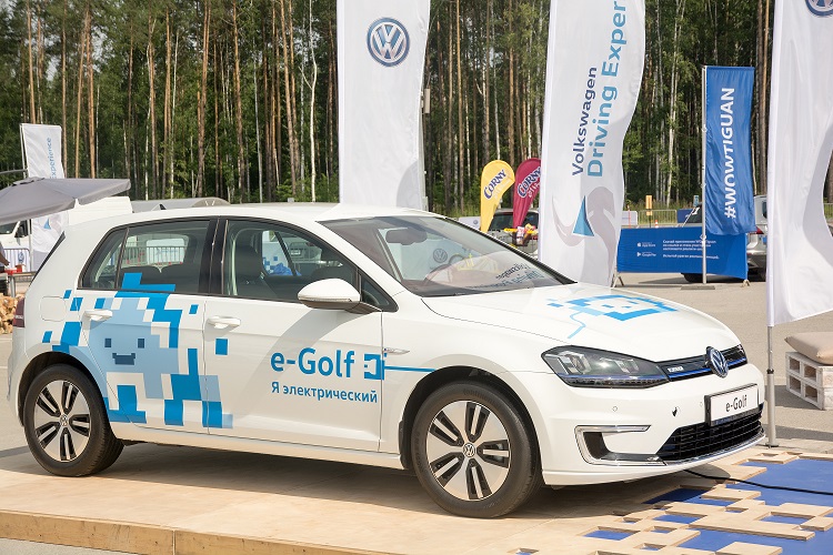 Пермякам повезло дважды. В Перми прошло тест-драйв-шоу Volkswagen Driving Experience