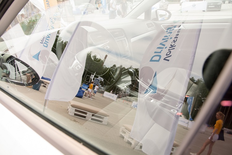 Пермякам повезло дважды. В Перми прошло тест-драйв-шоу Volkswagen Driving Experience