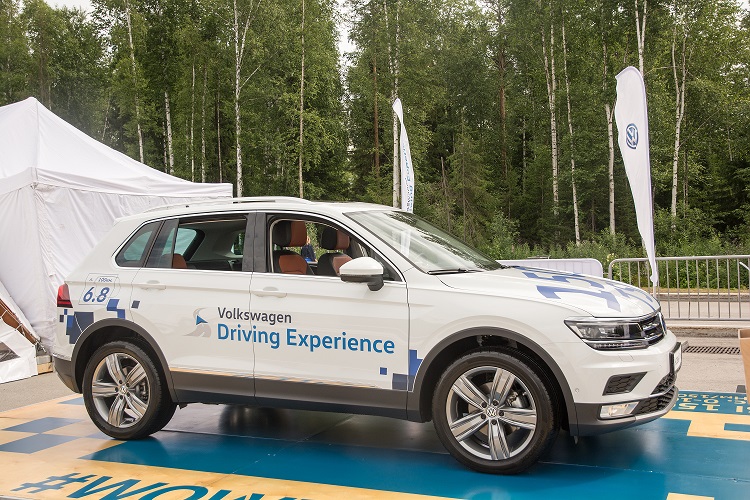 Пермякам повезло дважды. В Перми прошло тест-драйв-шоу Volkswagen Driving Experience