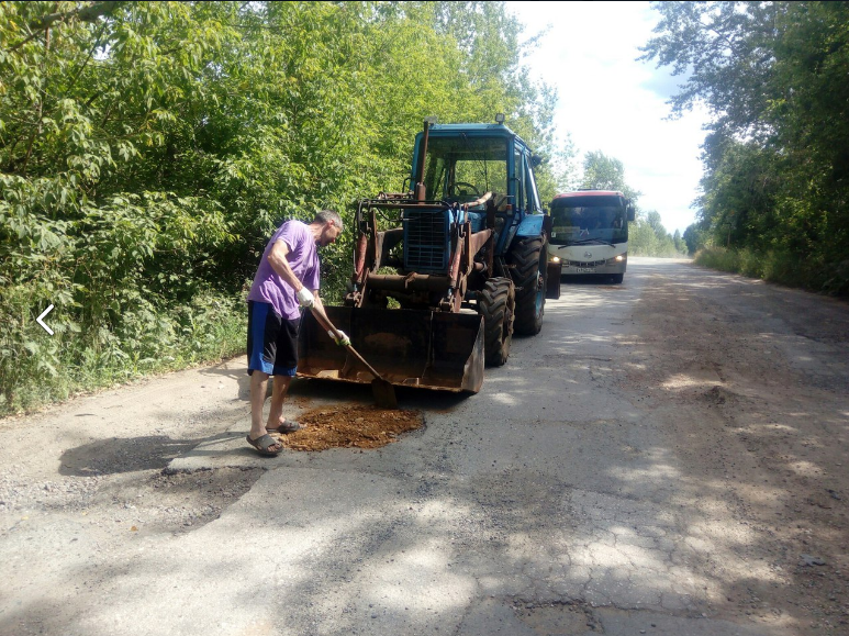 Житель Прикамья самостоятельно отремонтировал участок дороги