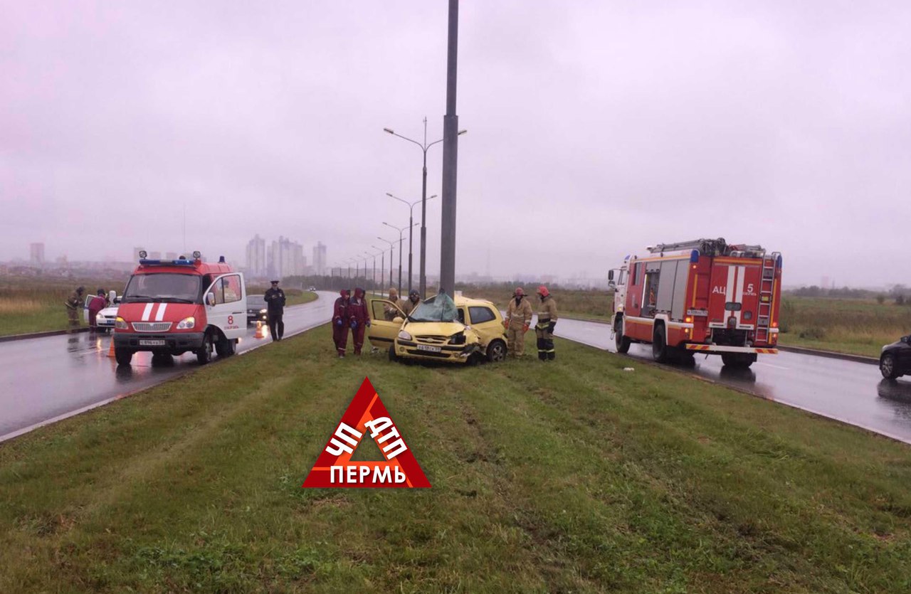 В Перми на Восточном обходе в жутком ДТП погибла девушка-водитель