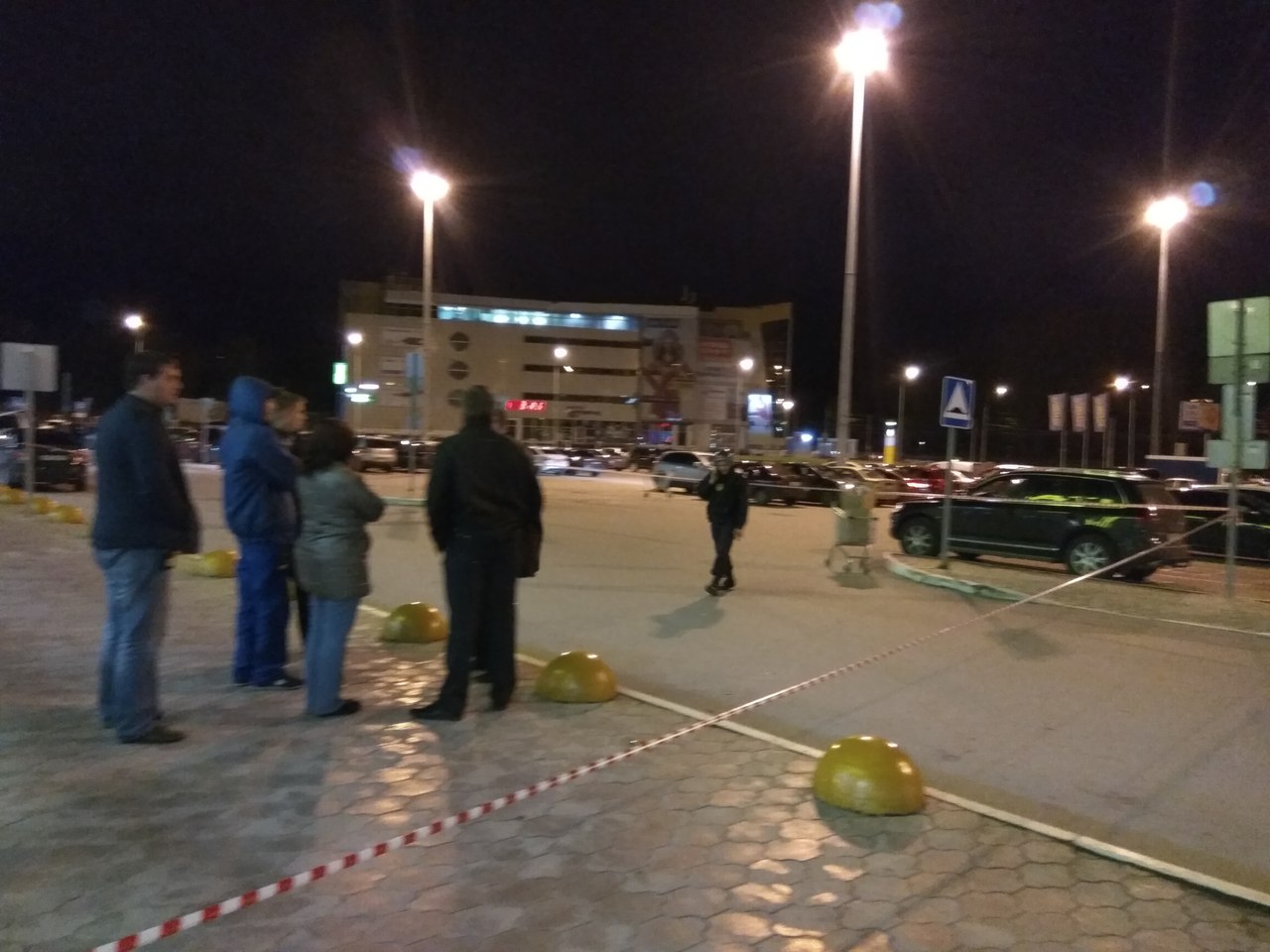 Очевидцы: в Перми оцеплен гипермаркет «Лента»