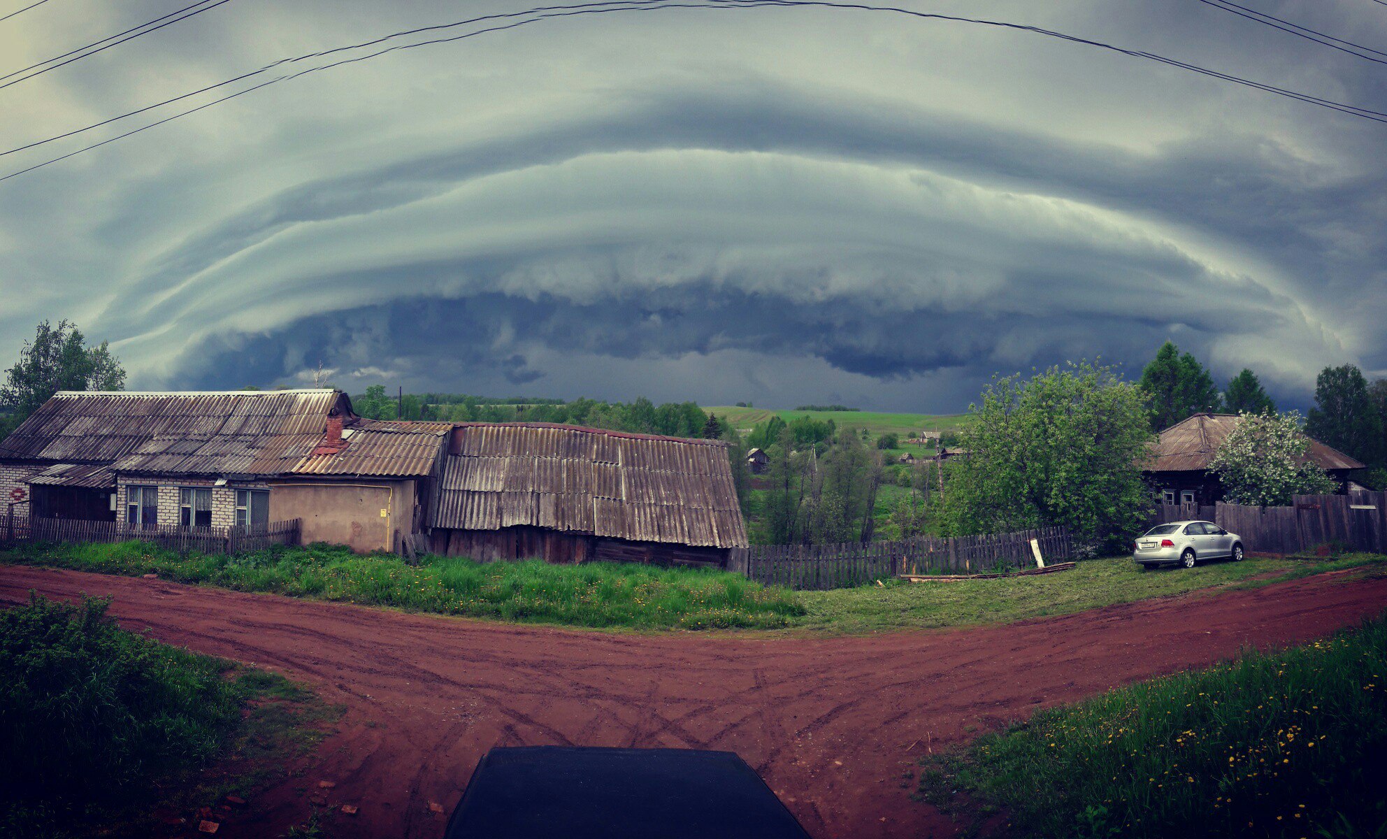 Жители Прикамья наблюдали уникальное явление — массивный шкваловый ворот