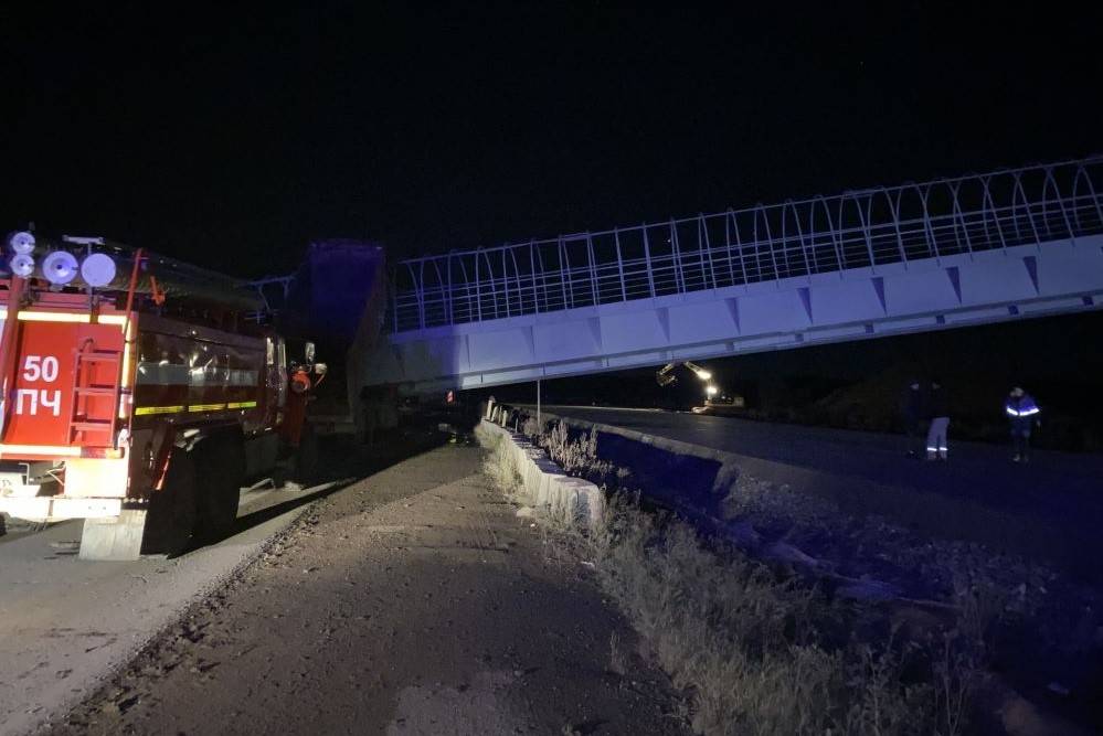В результате обрушения надземного перехода на трассе Пермь – Екатеринбург погибли люди