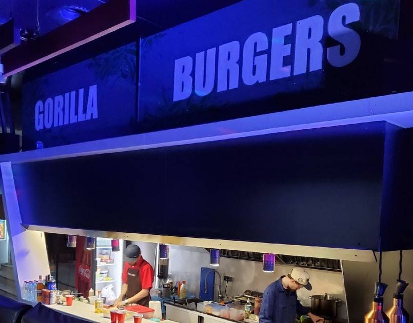 ​В центре Перми открылась американская бургерная