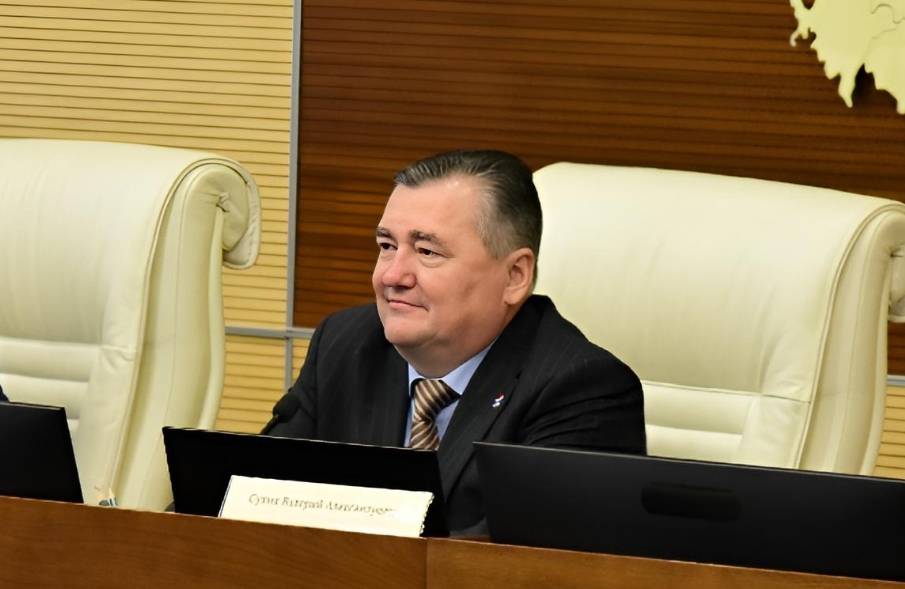 ​Валерий Сухих: поддержка молодых специалистов – главный инструмент в решении кадрового вопроса