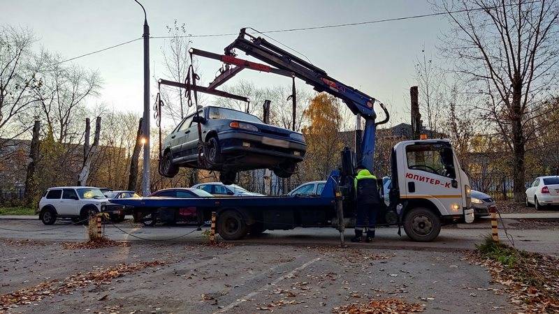 ​Жители Краснокамска лишились автомобилей из-за долгов за тепло и горячую воду