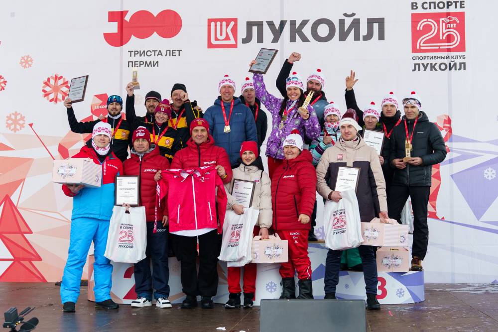 Две тысячи нефтяников из 6 регионов страны приняли участие в фестивале лыжного спорта