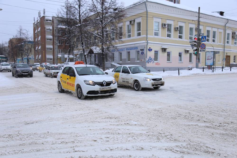 ​В Пермском крае могут установить единый желтый цвет для такси
