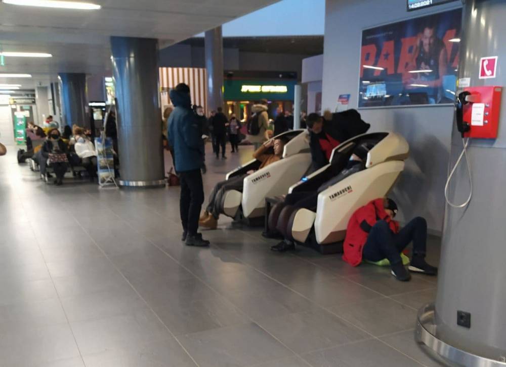 В Пермь прибыли рейсы из Екатеринбурга, оказавшиеся там из-за снегопада
