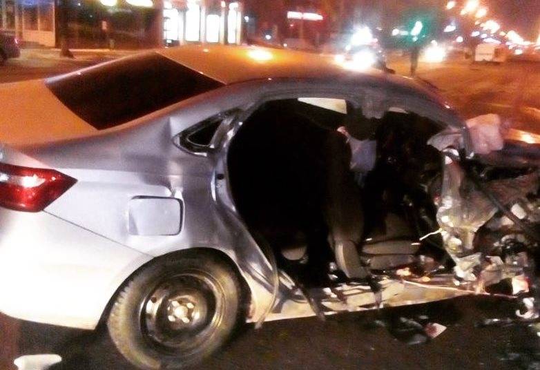 ​Водитель «Лады» устроил ДТП со скорой в центре Перми и скрылся с места аварии 
