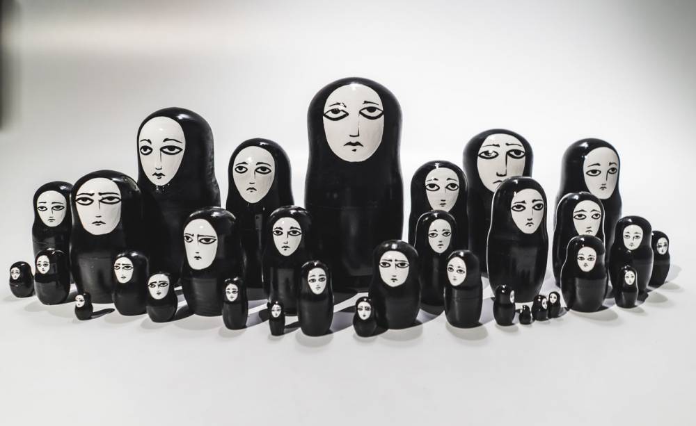 Пермский художник Sad Face презентует серию грустных матрешек 