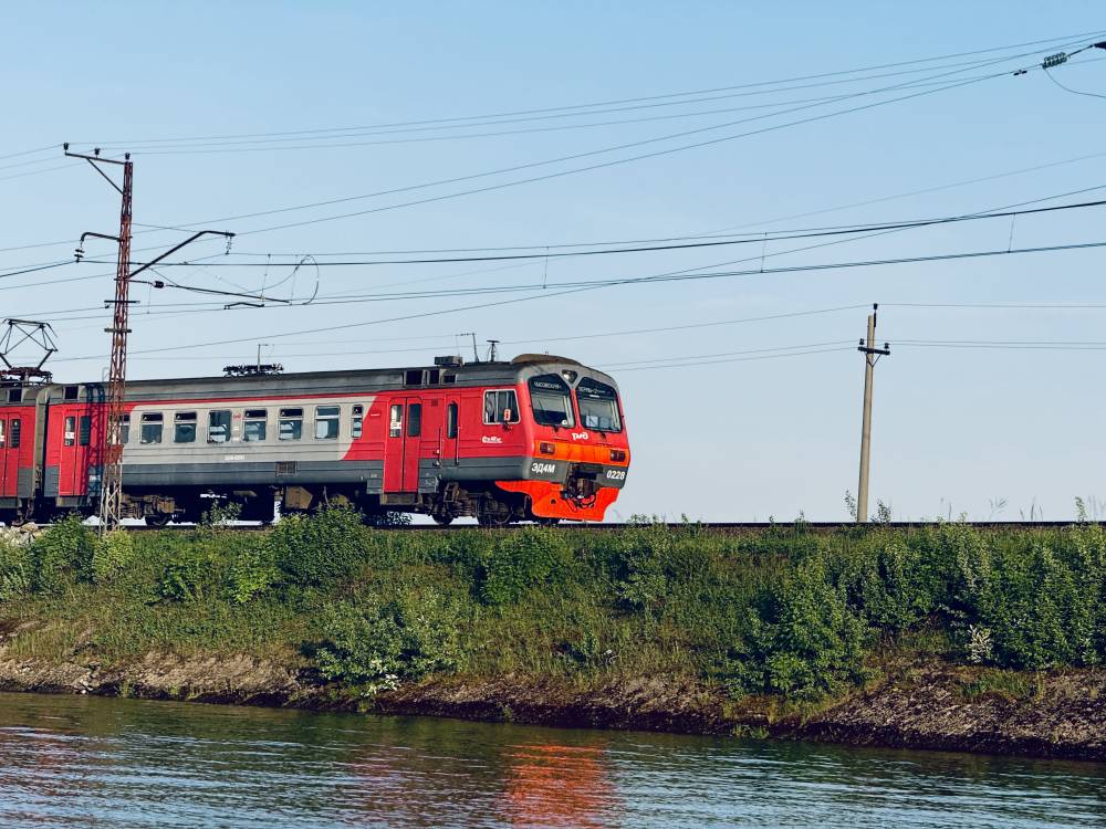 Поезда в Крым до конца сентября будут следовать по сокращенному маршруту