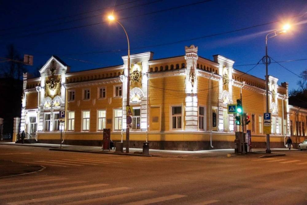 В Перми архитектурной подсветкой оборудовано уже 11 зданий на Комсомольском проспекте