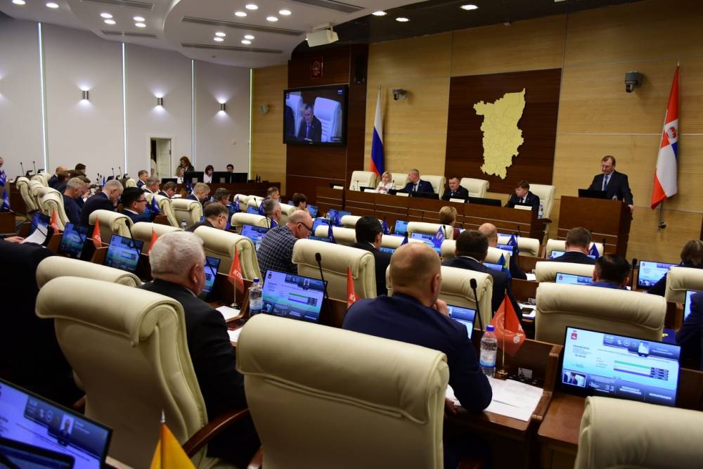 Спикер краевого парламента Валерий Сухих рассказал о главных вопросах первого заседания