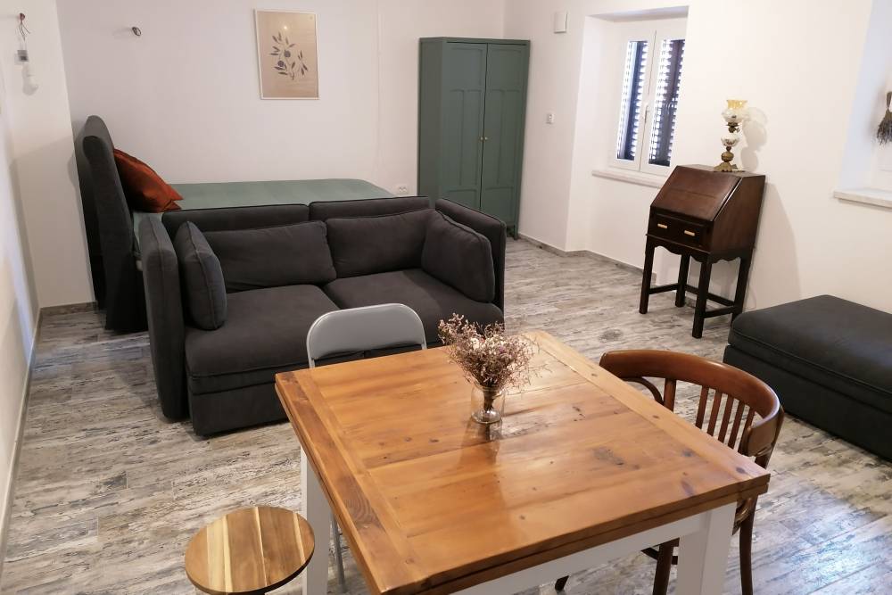 таблица соток в метрах квадратных. сколько квадратных метров в сотке. сколько квадратных метров пермь. пермь кв метр жилья. гектар это сколько соток земли в метрах квадратных.