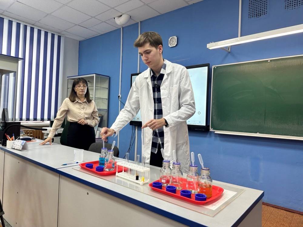 В Перми наградили победителей регионального этапа Всероссийской олимпиады школьников по химии